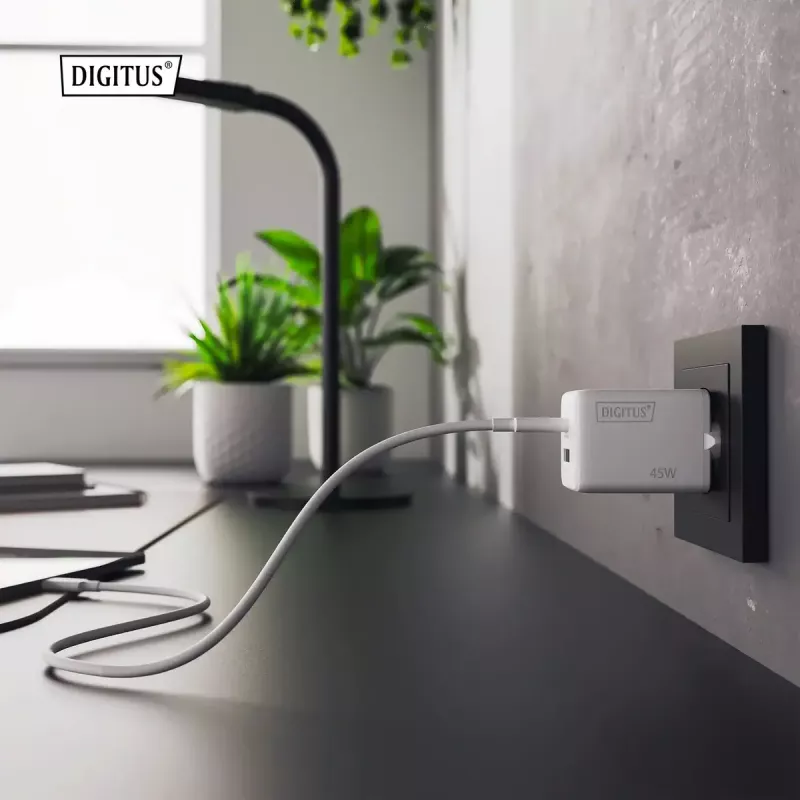 Carregador de parede DIGITUS USB GaN 45W — 1× USB-C, 1× USB-A, entrada 100–240V, branco