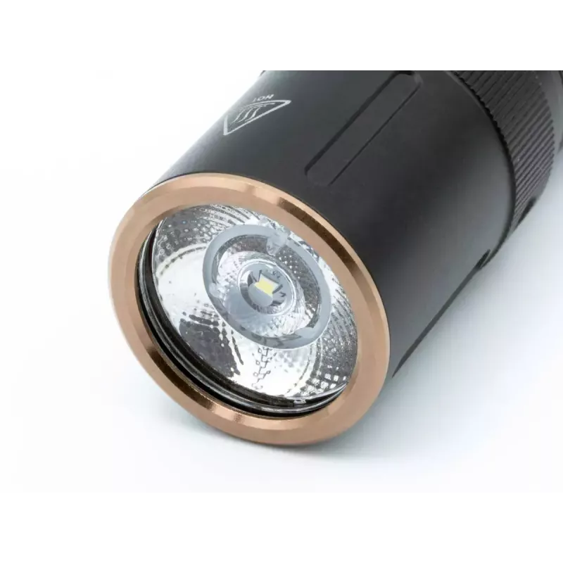 Lanterna de mão Fenix E12 V2.0 preta LED alumínio IP68 50000h