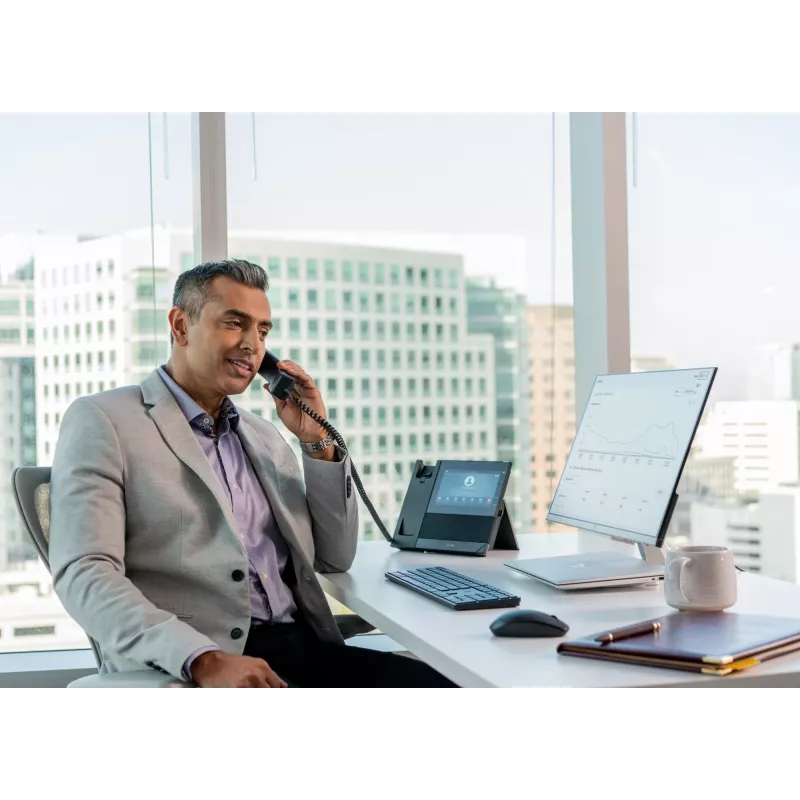 Telefone empresarial HP Poly CCX 600 para Microsoft Teams e compatível com PoE