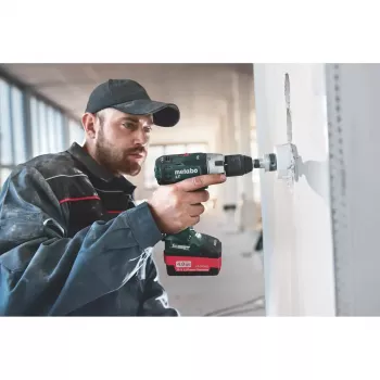 Berbequim com punho de pistola Metabo BS 18 LT
