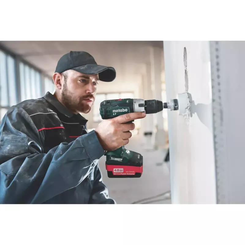 Berbequim com punho de pistola Metabo BS 18 LT