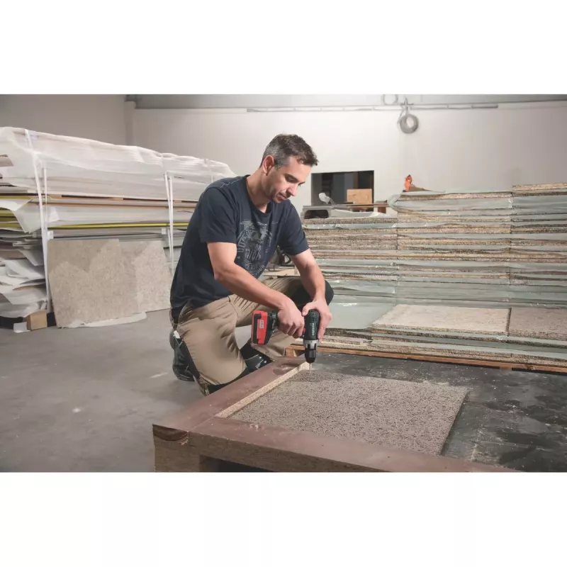 Berbequim com punho de pistola Metabo BS 18 LT