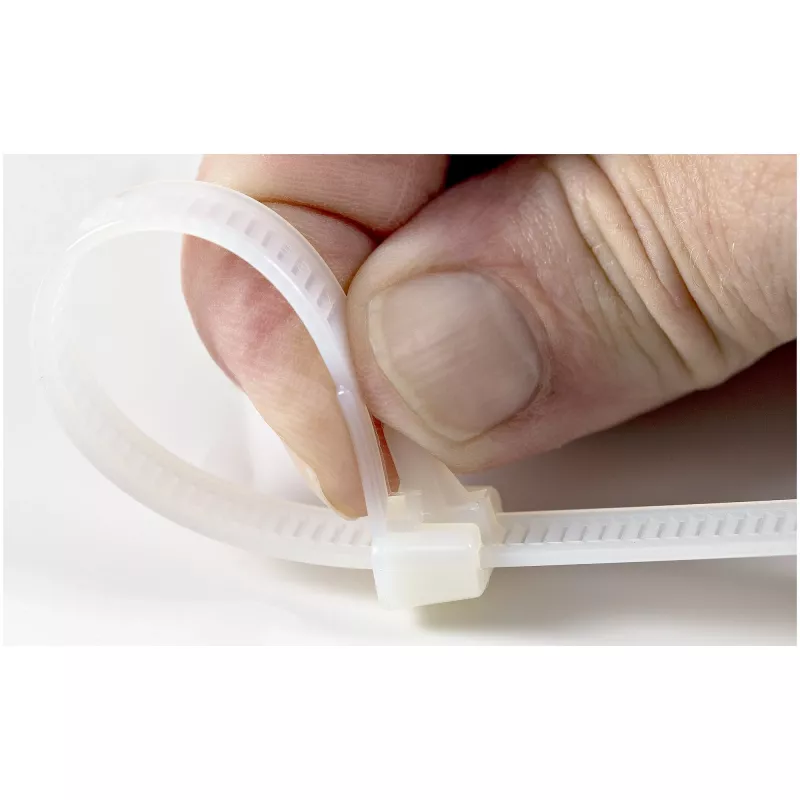 StarTech.com abraçadeiras de cabos reutilizáveis de 25 cm – 7 mm de largura, 65 mm de diâmetro de feixe, 22 kg de resistência à tração, abraçadeiras de nylon reutilizáveis, interior/exterior, 94V-2/UL listado, pack de 100 – branco