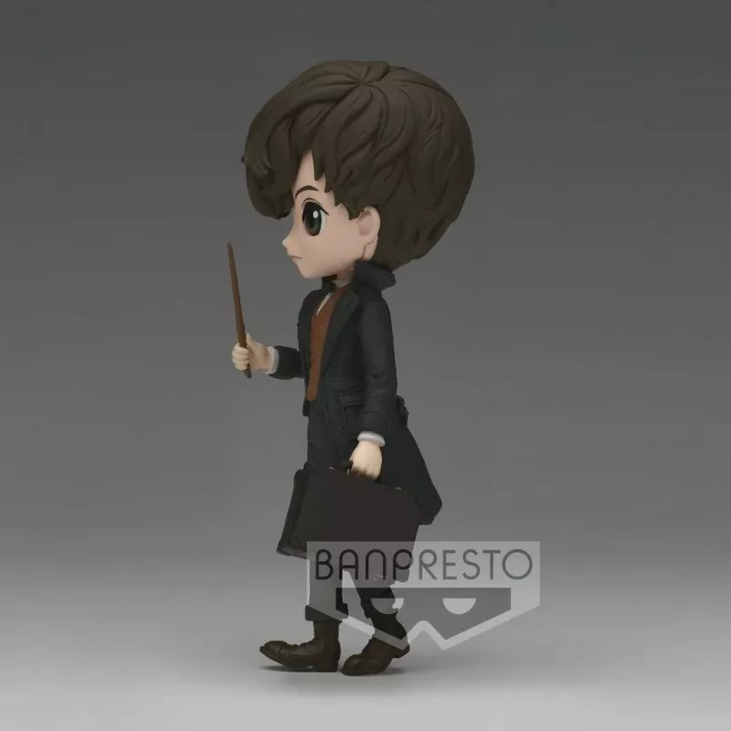 Figura de ação Bandai Q Posket Newt Scamander II A – Peça de colecionador Monstros Fantásticos