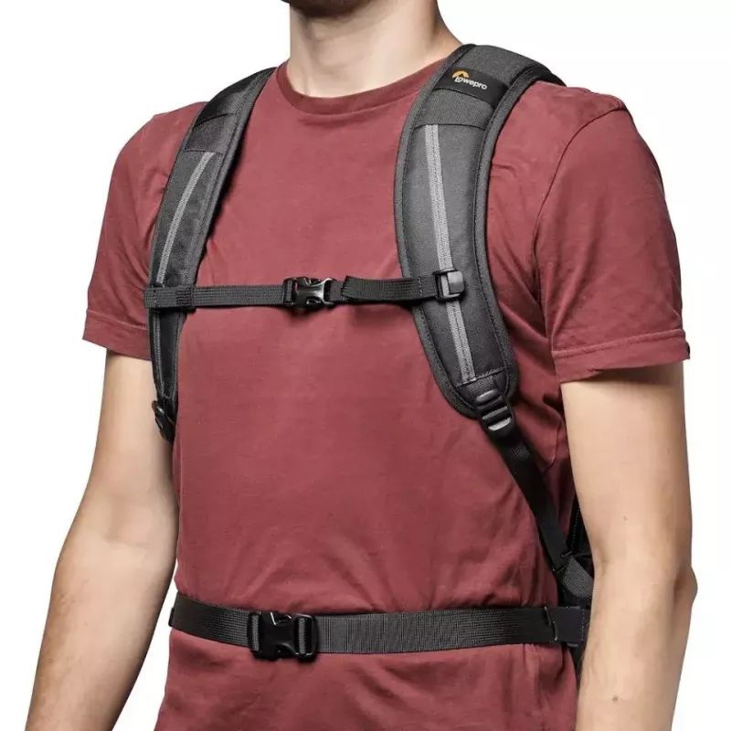 Mochila Lowepro Flipside Backpack 300 AW III preta 13 inch