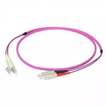 Cabo de fibra ótica EFB Elektronik O0323FT.10 — OM4, 10 m, LC para SC, I‑V(ZN) HH, violeta