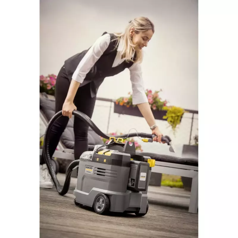 Máquina de limpeza de alcatifas a passo Kärcher 1.101-700.0 preto profundo cinzento amarelo