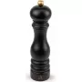 Moinho de pimenta PEUGEOT Paris — superfície em madeira castanho-chocolate, moinho clássico, modelo 23485