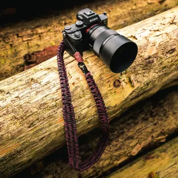 Correia de câmara C-ROPE Traveler Paracord, 140 cm, Red Dots