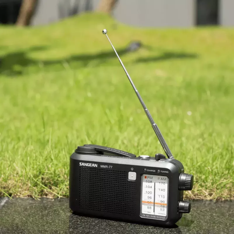 Rádio portátil Sangean MMR-77 analógico AM FM preto auscultadores de 3,5 mm