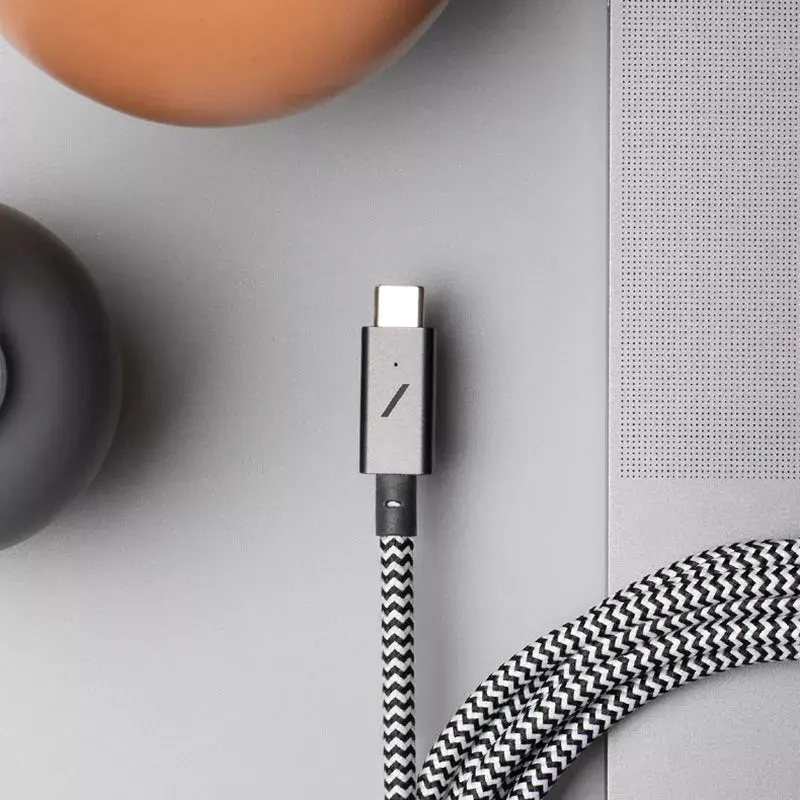 Native Union Belt Cable Pro USB-C para USB-C, 2,4 m, ecrã LED, Rose