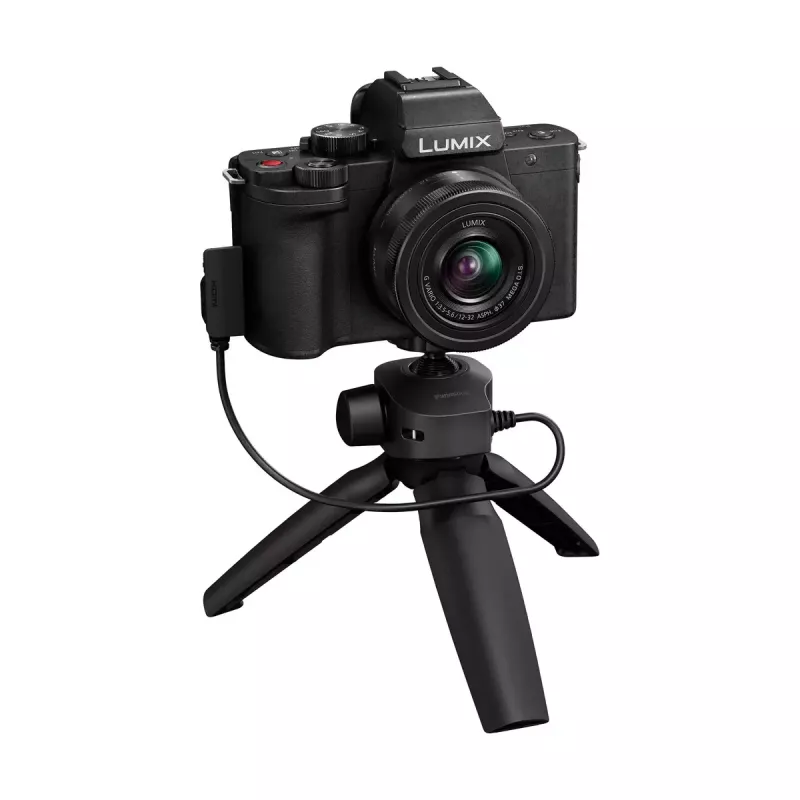 Panasonic Lumix DC-G100D kit de câmara preto com objetiva H-FS 12-32 e punho DMW-SHGR2