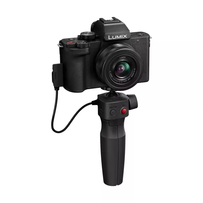 Panasonic Lumix DC-G100D kit de câmara preto com objetiva H-FS 12-32 e punho DMW-SHGR2