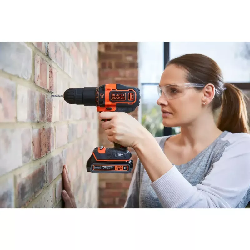 Berbequim aparafusador Black & Decker BDCHD18K-QW 1400 min⁻¹, 1,5 Ah, preto, laranja