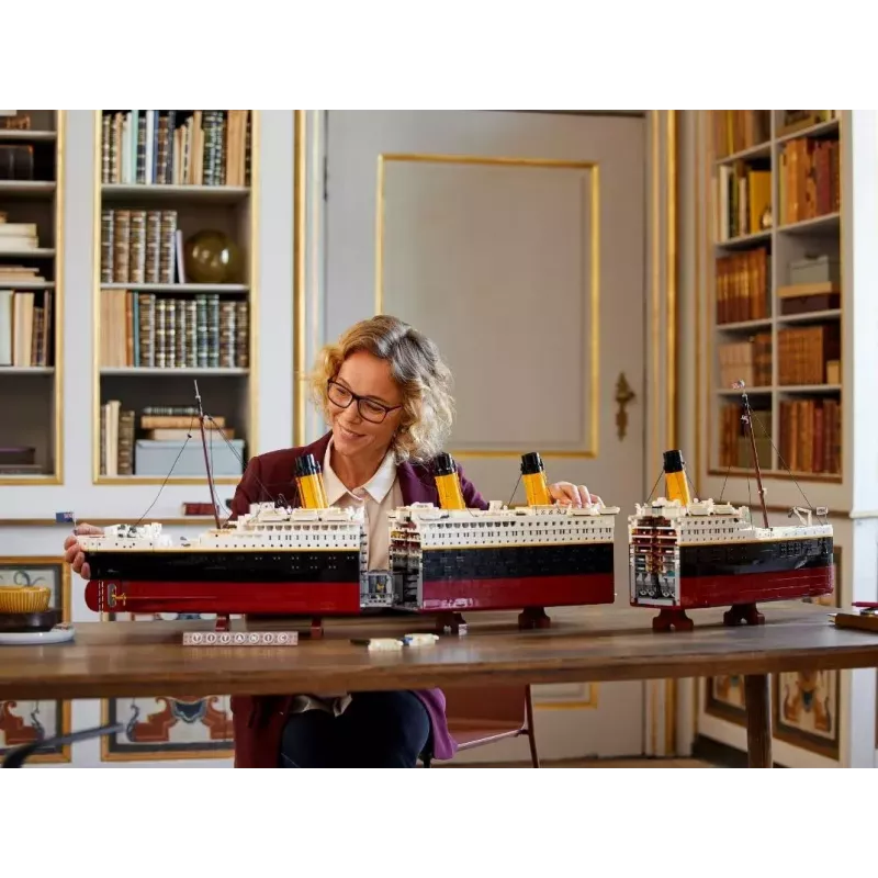 Conjunto de construção LEGO ICONS 10294 réplica do Titanic — 9.090 peças, 18+