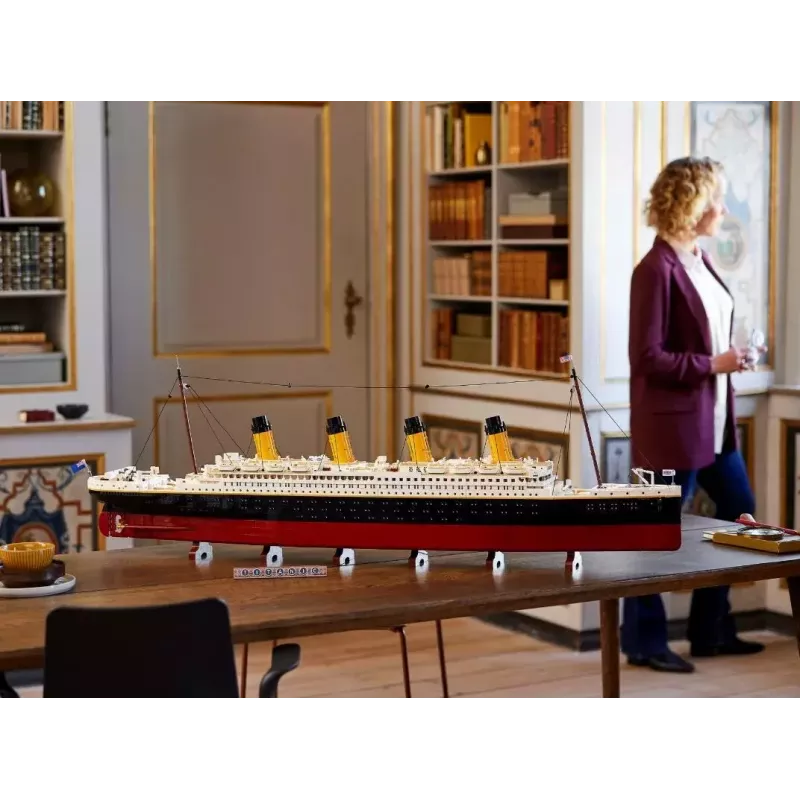 Conjunto de construção LEGO ICONS 10294 réplica do Titanic — 9.090 peças, 18+