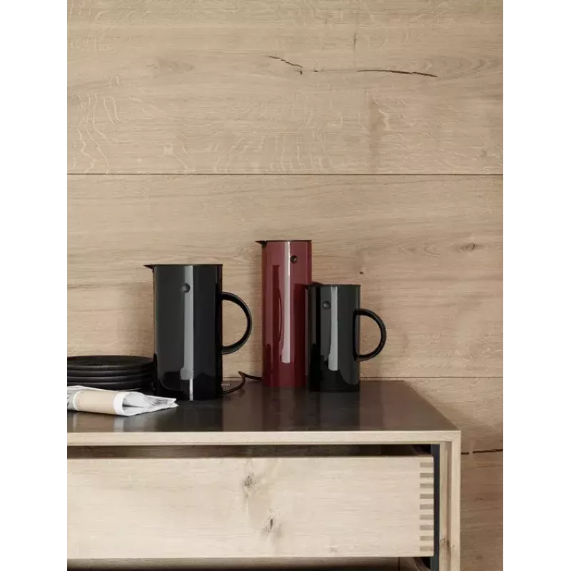 Garrafa térmica Stelton EM77 0,5L preto camping uso diário