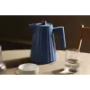Chaleira Alessi Plissé 1,0 L 2200 W azul, resina termoplástica, desligamento automático, base oculta