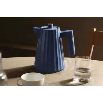 Chaleira Alessi Plissé 1,0 L 2200 W azul, resina termoplástica, desligamento automático, base oculta