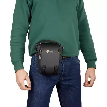 Bolsa sling Lowepro Adventura TLZ 30 III preta com alça de ombro