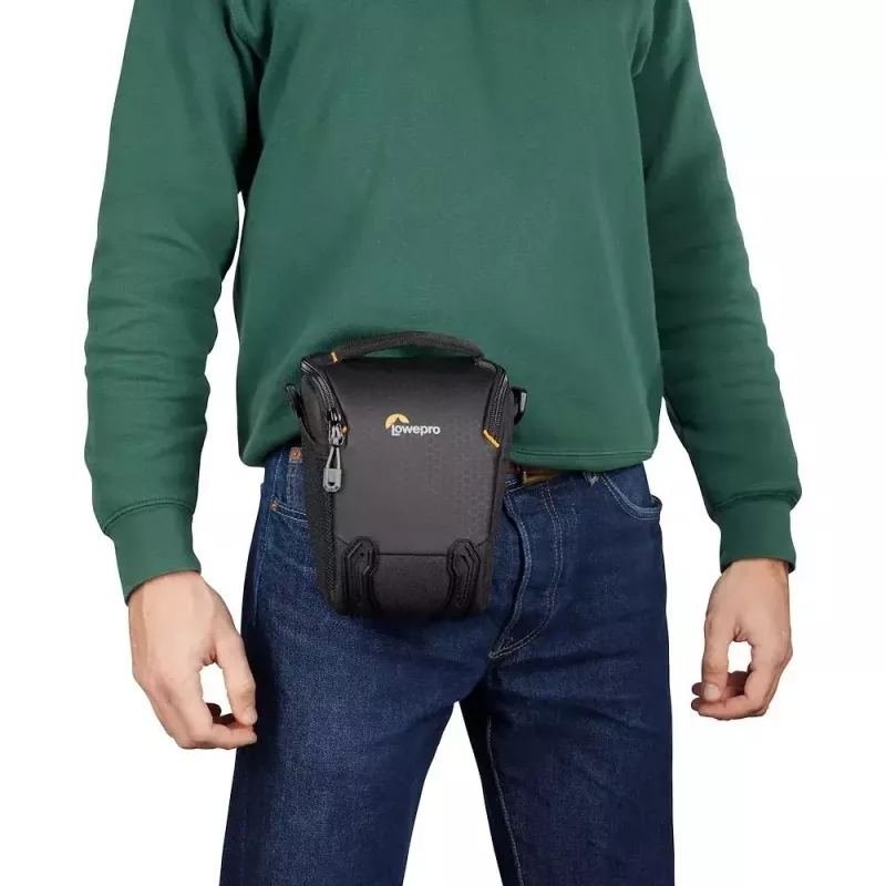Bolsa sling Lowepro Adventura TLZ 30 III preta com alça de ombro