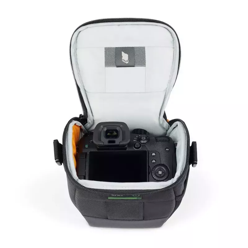 Bolsa sling Lowepro Adventura TLZ 30 III preta com alça de ombro