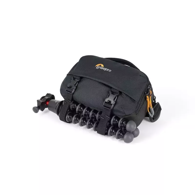 Bolsa sling Lowepro Trekker Lite HP 100 preta com alça de ombro