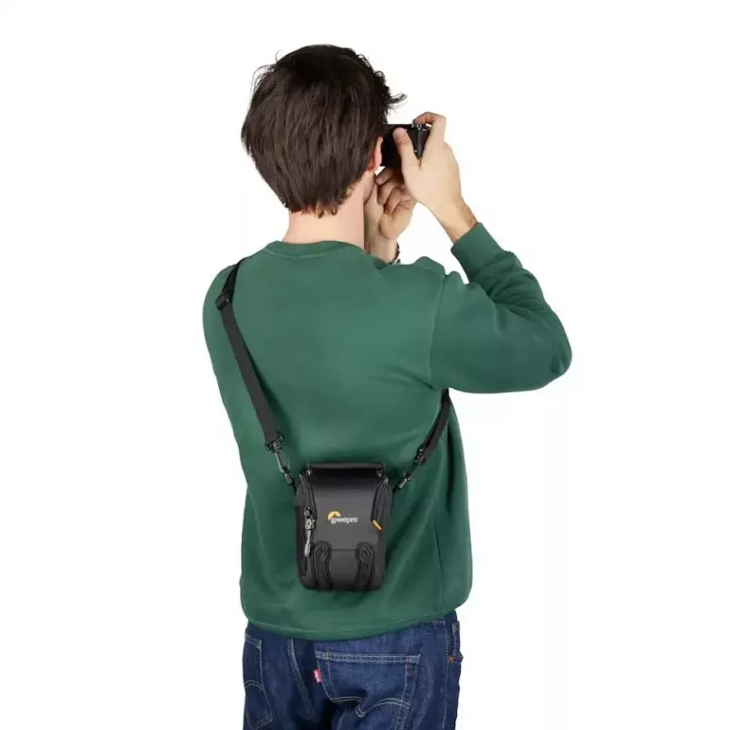 Bolsa de cintura Lowepro Adventura SH 115 III preta com alça de ombro