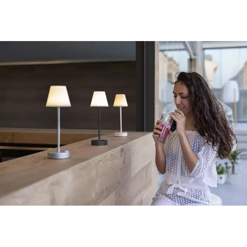 Lâmpada de mesa Newgarden LOLA fina 30 2 W LED latão