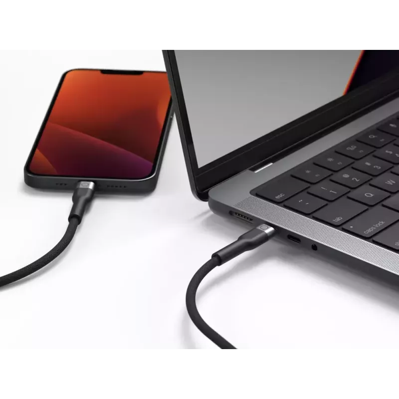 Cabo USB-C para Lightning LINQ byELEMENTS 2 m certificado MFi preto