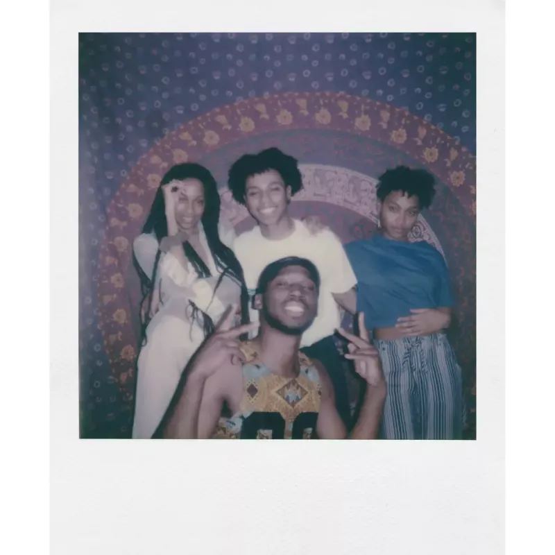 Câmara instantânea POLAROID Now Gen 3 amarela — modelo 9158, câmara instantânea analógica, flash integrado