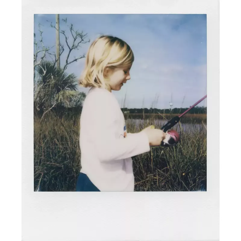 Câmara instantânea POLAROID Now Gen 3 amarela — modelo 9158, câmara instantânea analógica, flash integrado