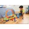 Hot Wheels Action Loop Cyclone Challenge Conjunto de pista com carro de brinquedo à escala 1:64, armazenamento fácil