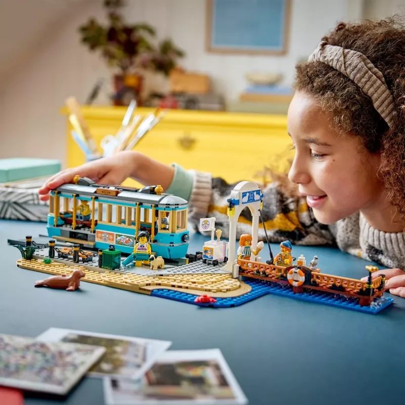 LEGO City 60506 Elétrico Clássico de Praia (693 peças)