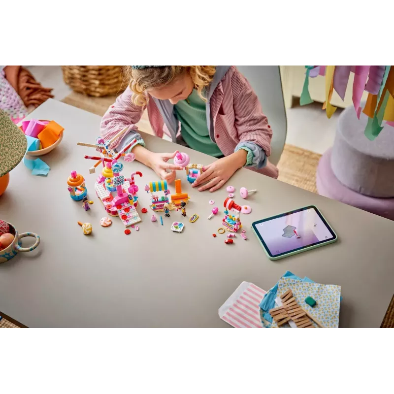 LEGO Friends 42700 Roda-Gigante de Doces e Cupcakes (602 peças)