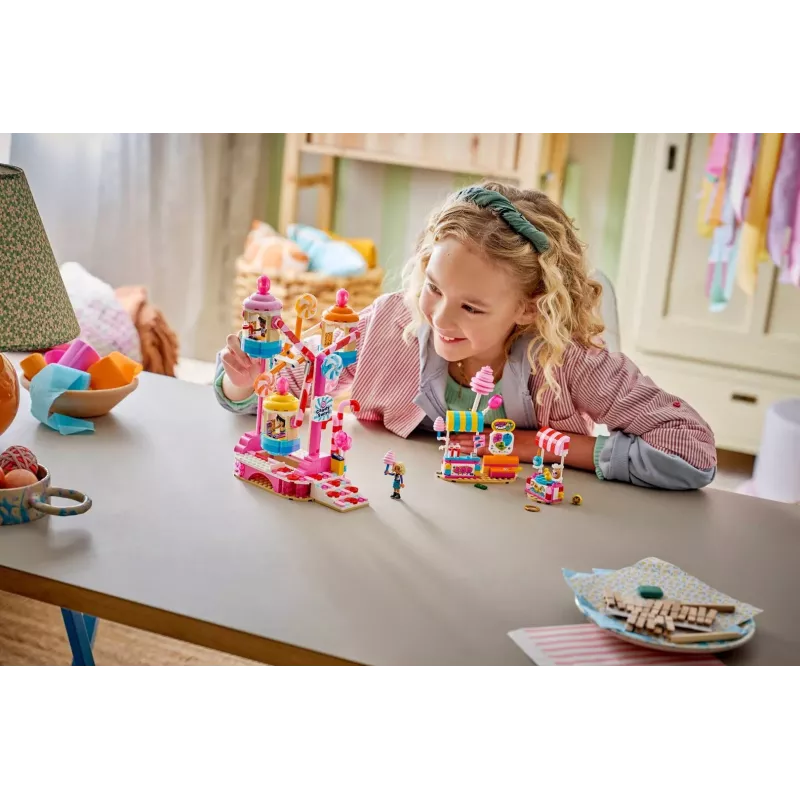 LEGO Friends 42700 Roda-Gigante de Doces e Cupcakes (602 peças)