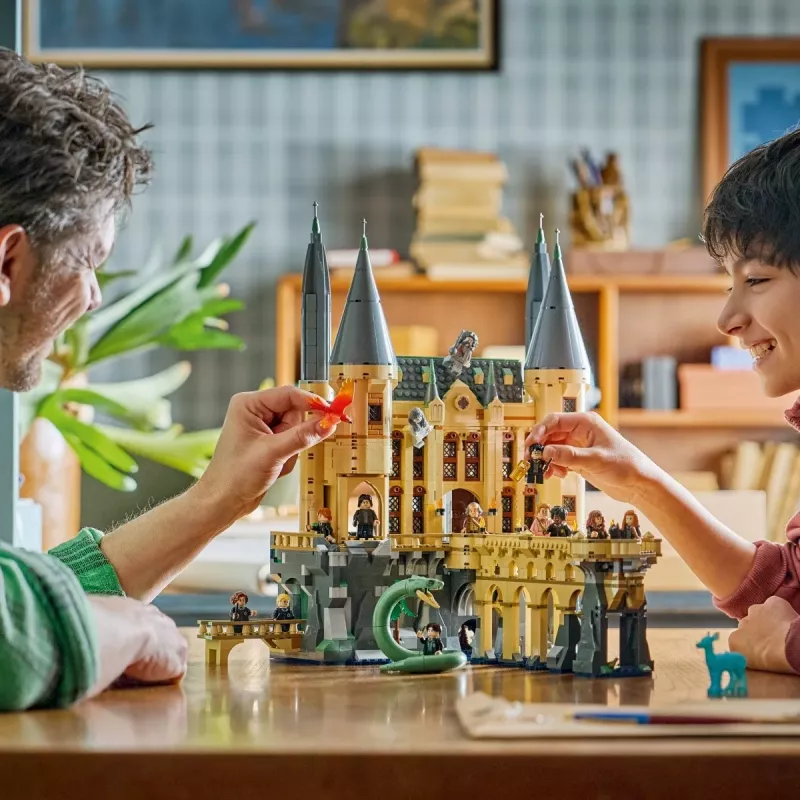 LEGO Harry Potter 76473 Castelo de Hogwarts: Ala Este (2164 peças)