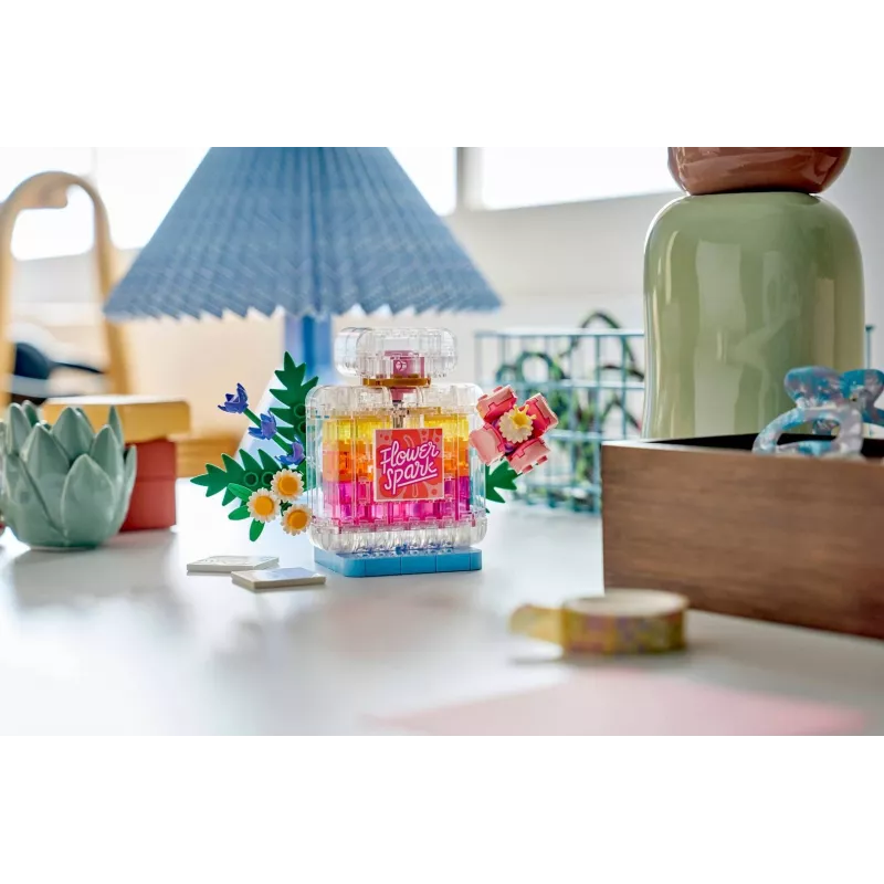 LEGO Creator 3-em-1 31383 Frasco de Perfume Decorativo Floral (286 peças)