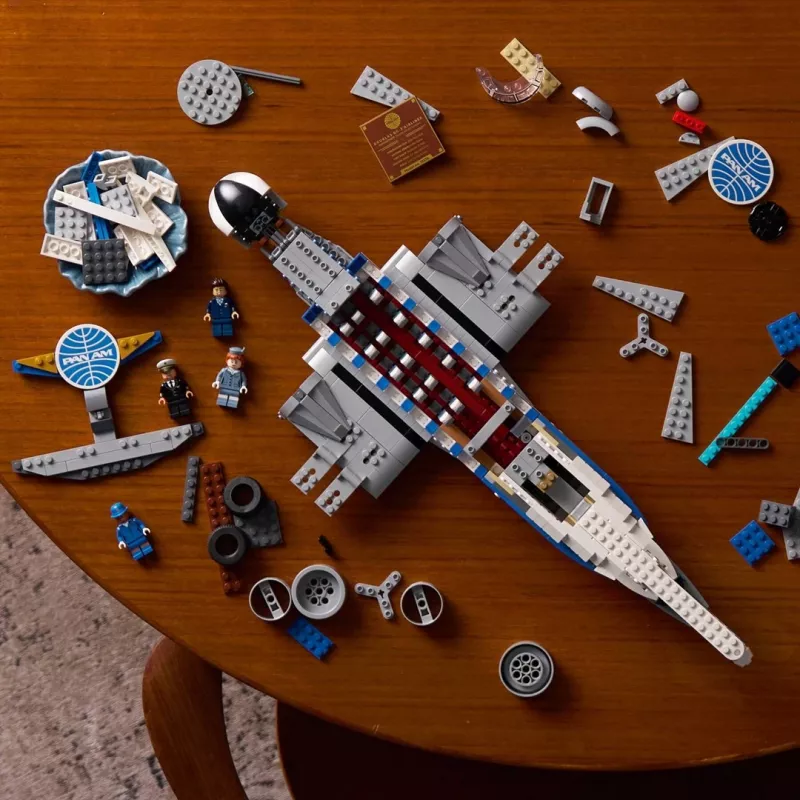 LEGO Icons 11378 Douglas DC-3 PAN AM Avião de Passageiros Kit de Construção (2500 Peças)