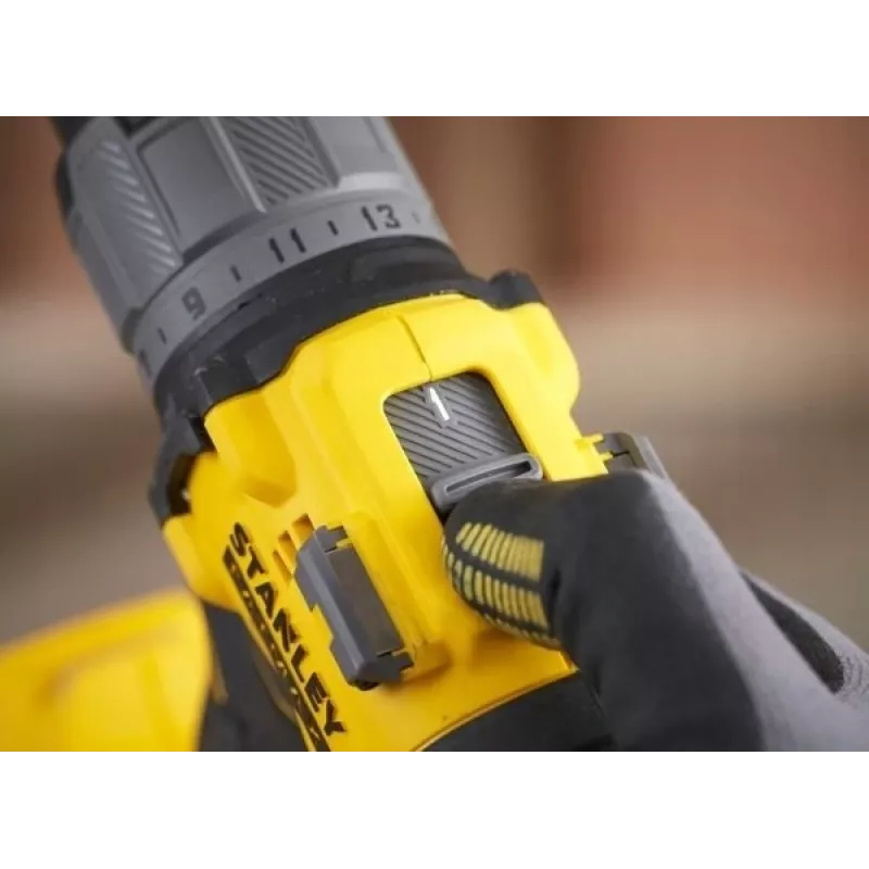 Berbequim de impacto sem escovas STANLEY FATMAX SFMCD726D2T 18V (2x baterias 2,0Ah, carregador, mala TSTAK)
