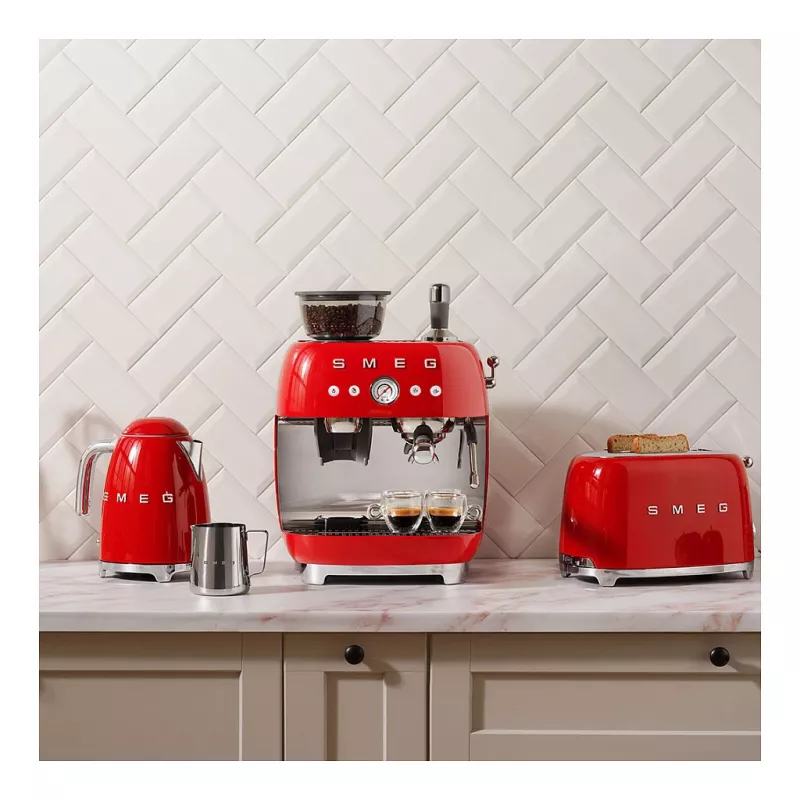 Máquina de café automática Smeg 50's Style EGF03RDEU vermelha