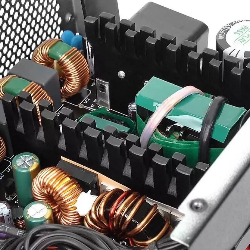 Thermaltake Smart DPS G 600W 80+ Bronze Fonte de Alimentação Semi-Modular