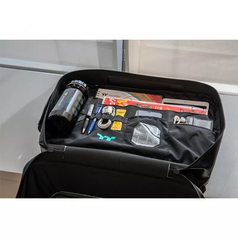 Mochila de bicicleta impermeável Thermaltake TT100 Urban 20L preta