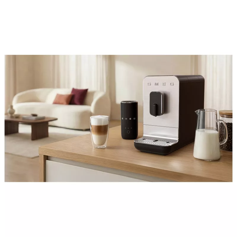 SMEG BCC11BLMEU Máquina de café automática com função de vapor, preto mate