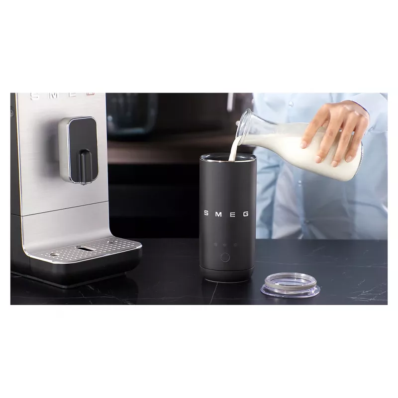 SMEG BCC11BLMEU Máquina de café automática com função de vapor, preto mate