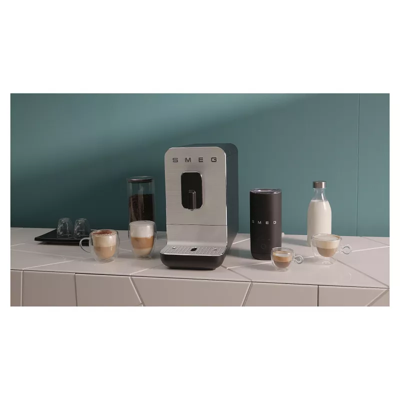 SMEG BCC11BLMEU Máquina de café automática com função de vapor, preto mate