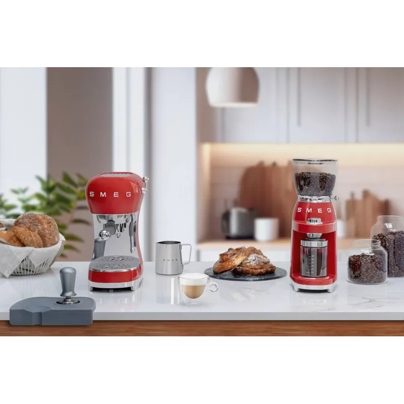 Smeg ECF02RDEU Máquina de café expresso manual 50's Style 1.1 L vermelha
