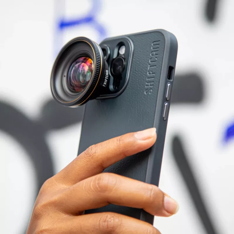 ShiftCam LensUltra Capa Traseira com Suporte de Lente para iPhone 14 Pro Max, MagSafe, Preto