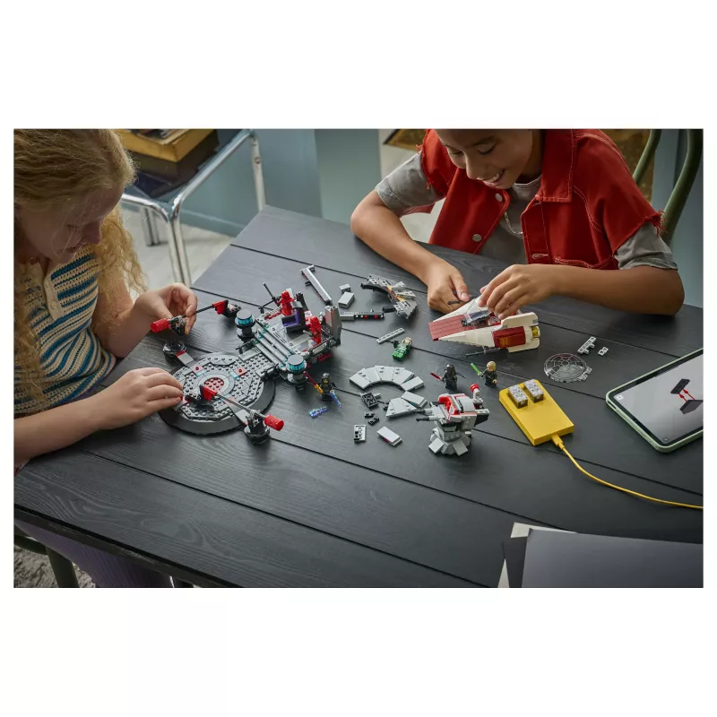 LEGO Star Wars SMART Play: A-Wing e o duelo na sala do trono (75427)