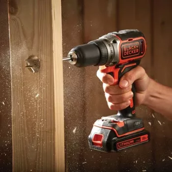 Black & Decker BL186KB-QW berbequim de percussão sem escovas a bateria 18V 1650 RPM (2 baterias de 1.5Ah, carregador, mala)